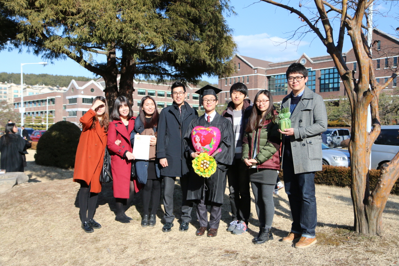 사진첩 - 마하나임 지체들의 대학졸업을 축하합니다.