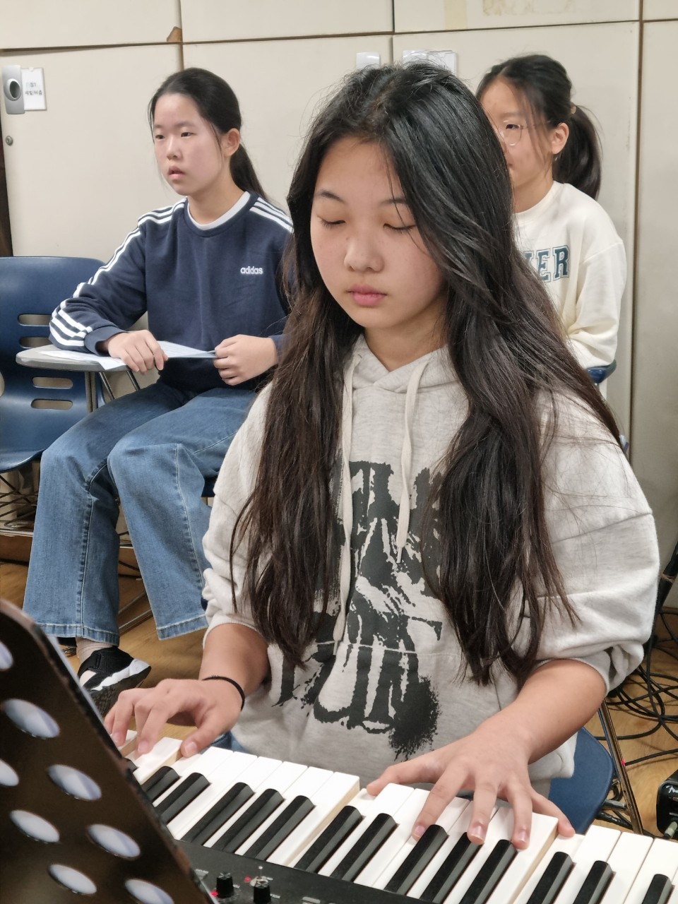 BandPhoto_2025_10_26_15_26_33_9.jpg