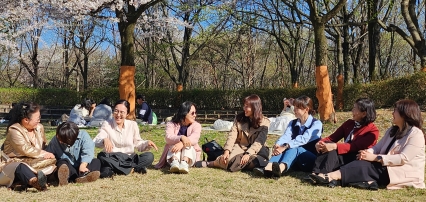 [크기변환]앉은 대화.jpg