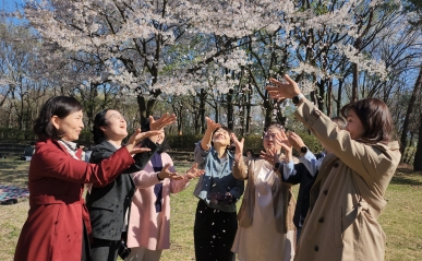 [크기변환]꽃을 날리다.jpg