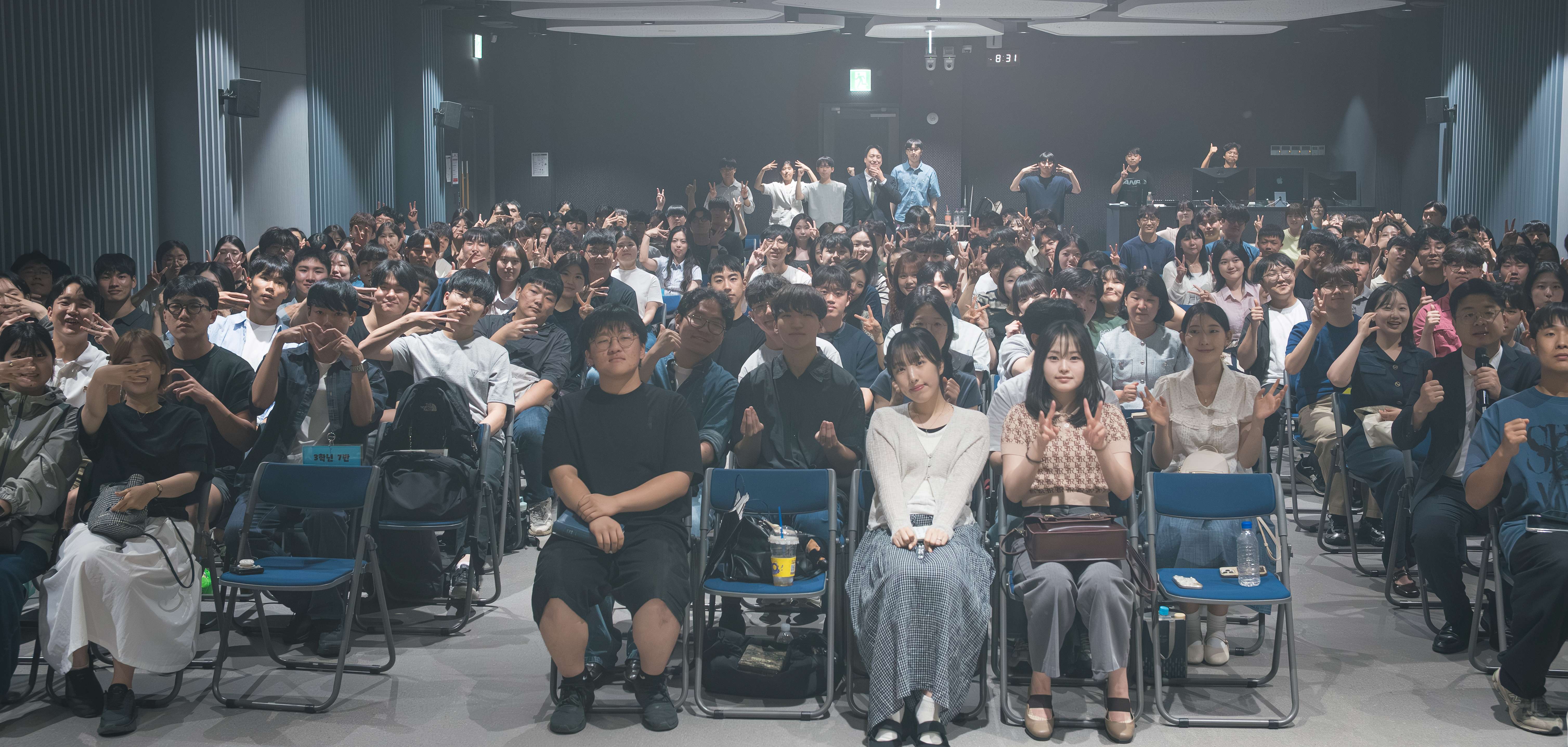 단체사진.jpg