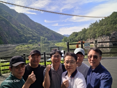 단체사진4.jpg