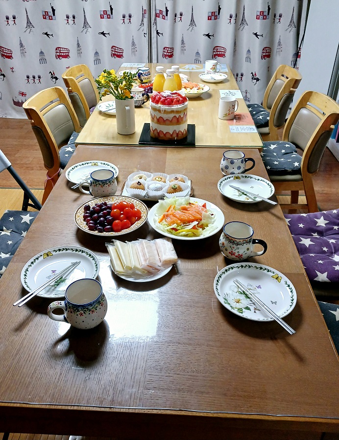 260306-양병태 순장 호스트(성심당 딸기시루케익 섬겨줌-김혜란 집사)1.jpg