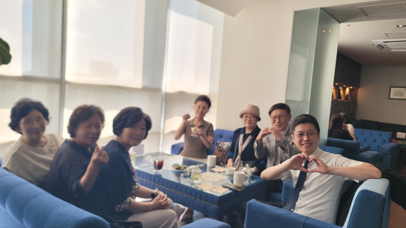 2060916 사랑의전화사역팀.jpg